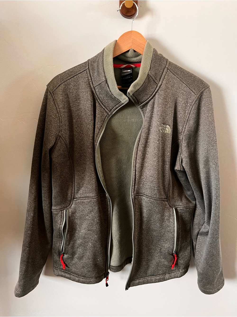The North Face Women’s Gray Fleece Jacket